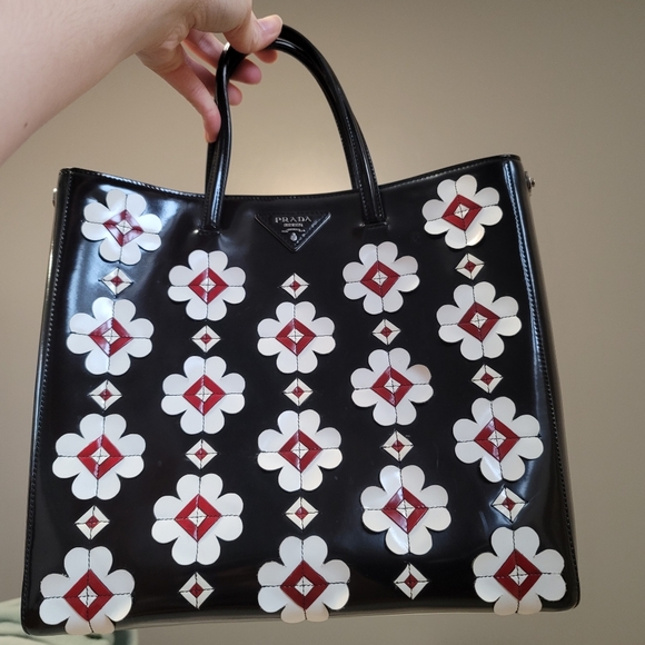 SOLD !Prada open tote - Picture 2 of 14